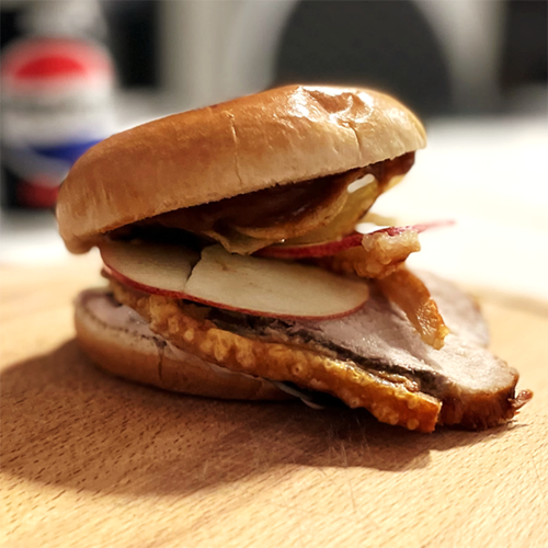 Gentænkt flæskestegssandwich